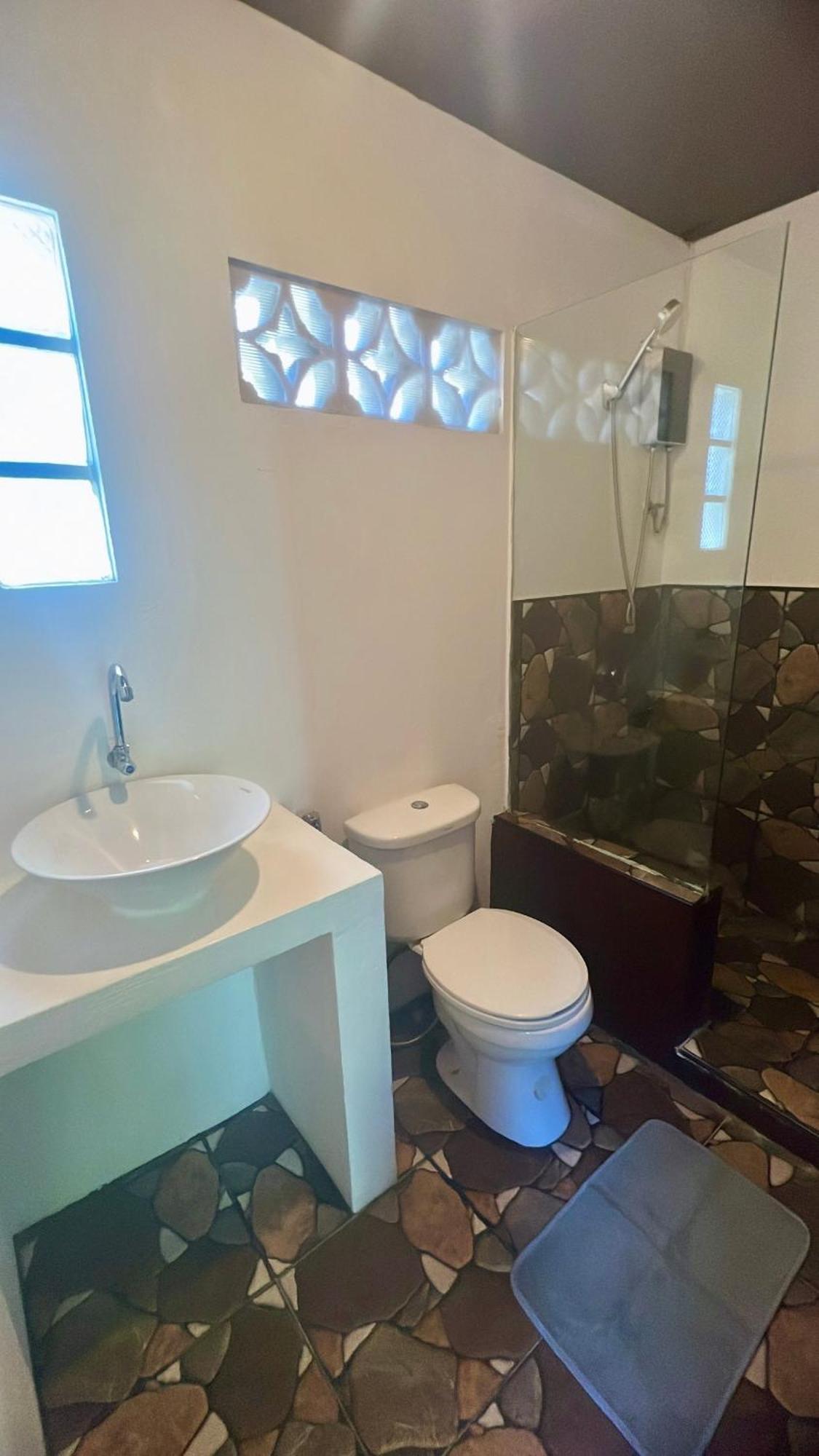 Yay Lodge Siargao, Private Room 1 With Ac & Hot Shower And Fast Starlink Wifi General Luna  Exterior foto