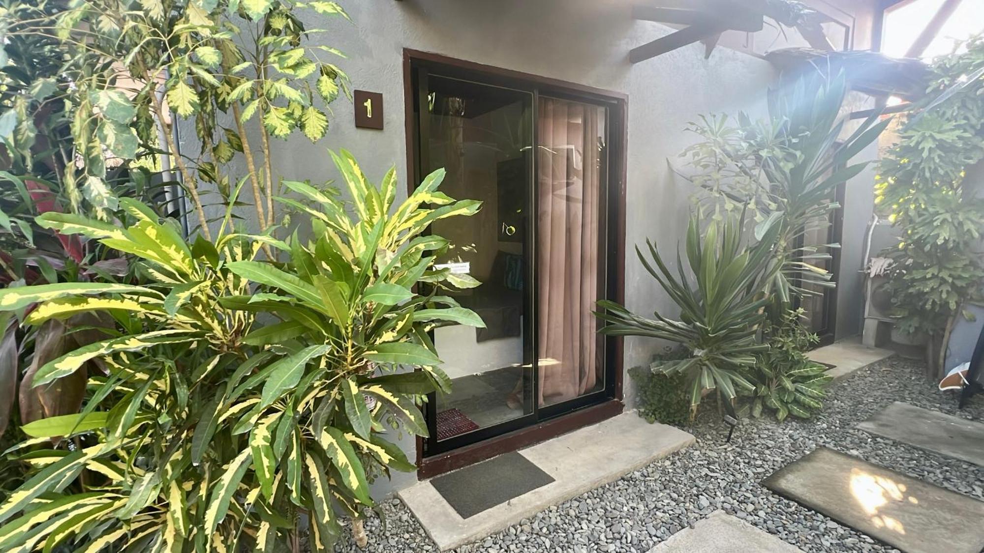 Yay Lodge Siargao, Private Room 1 With Ac & Hot Shower And Fast Starlink Wifi General Luna  Exterior foto